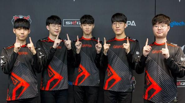 更向外界展 更向外界展