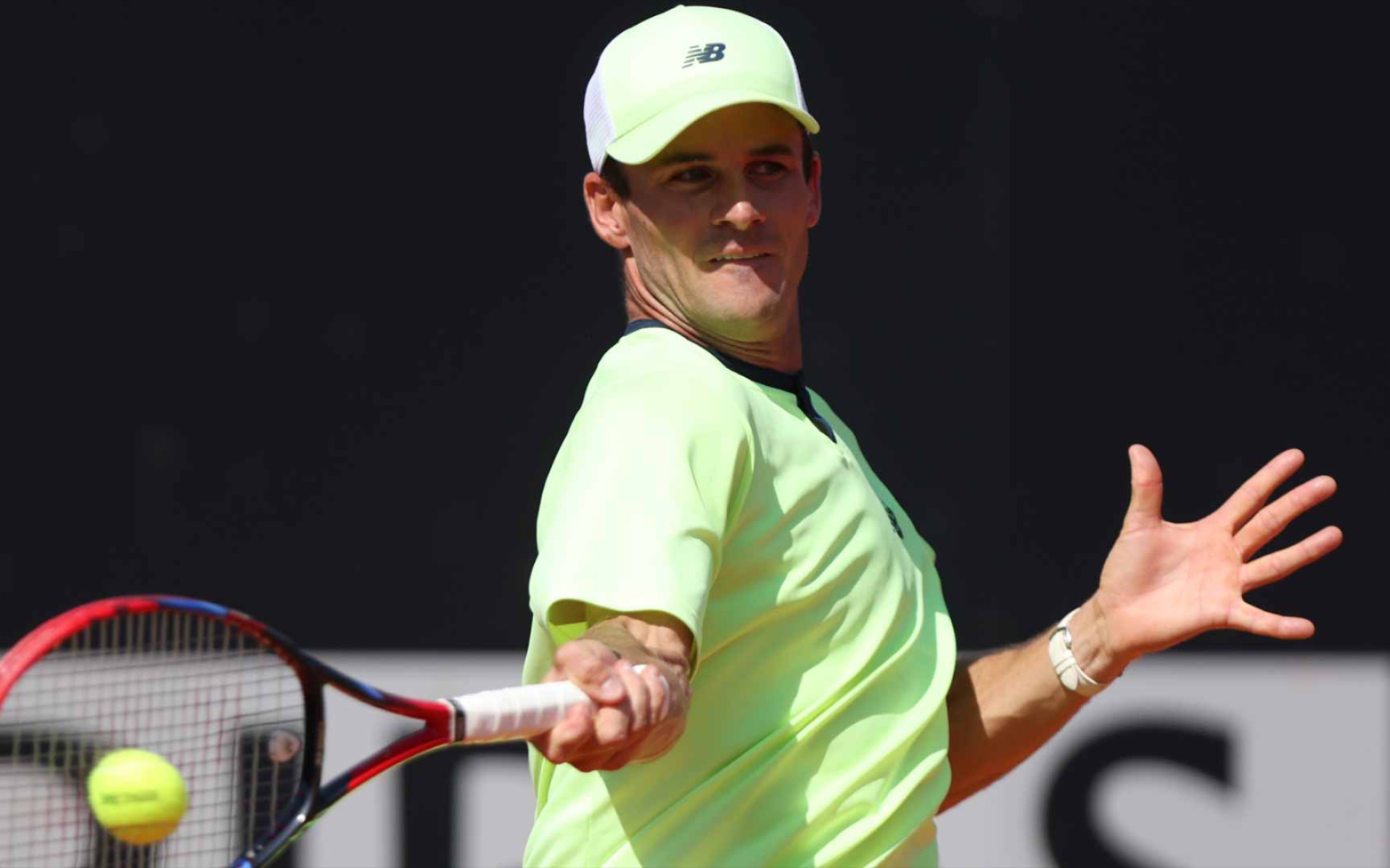 球与8次助 球与8次助